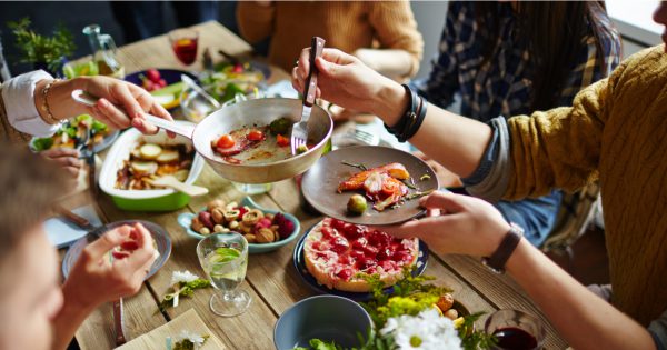 Les Repas En Famille Améliorent L’alimentation Des Jeunes | Fondation ...